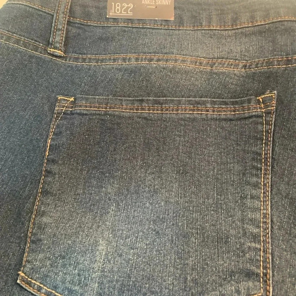 24W 1822 Ankle Skinny Jeans Super Soft - new never worn. - Picture 6 of 6